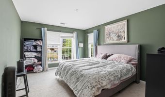 277 S PICKETT St 302, Alexandria, VA 22304