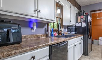 1214 WILDOAK Dr, Anniston, AL 36206