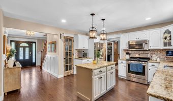 382 Wheaton Ave, Bayville, NJ 08721