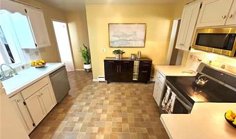 1009 Debbie Ln, Allentown, PA 18103