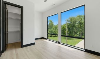 217 NE H St, Bentonville, AR 72712