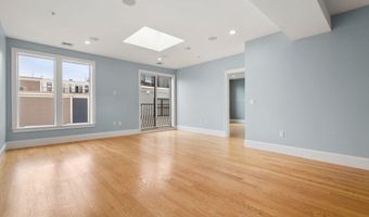 111 B St 8, Boston, MA 02127