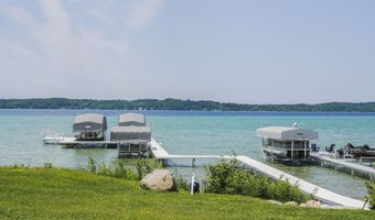 9214 Myrtle Ln, Alden, MI 49612