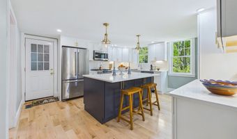 1059 Washington St, Bath, ME 04530