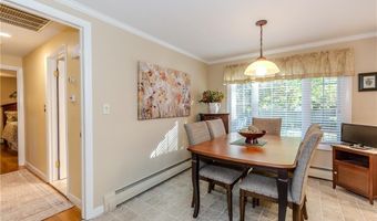 17 Woodview Dr, Cranston, RI 02920