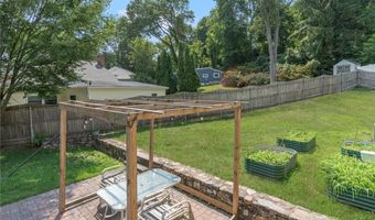 16 Taylor Ln, Warwick, RI 02886