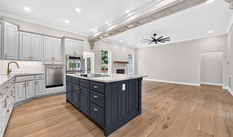 17 Sandhurst Dr, Bella Vista, AR 72714