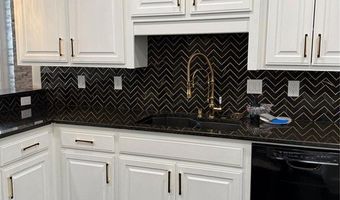 1016 Sheryl Ln, Altus, OK 73521