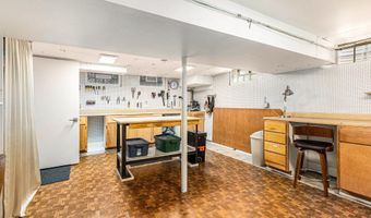 1402 Bardstown Trl, Ann Arbor, MI 48105
