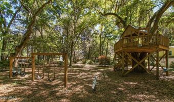 10 Hayek St, Beaufort, SC 29907