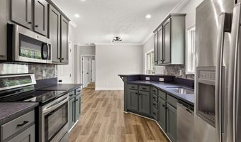988 Stubby Oaks Rd, Aberdeen, NC 28315
