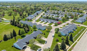 923 W WINDTREE Dr, Appleton, WI 54914