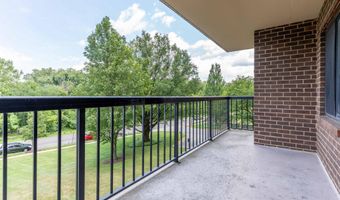 200 N PICKETT St 311, Alexandria, VA 22304