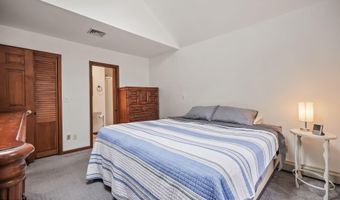 13 Swartzel Dr, Middletown, NJ 07748