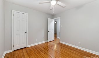 3326 Bonneville Dr, Charlotte, NC 28205