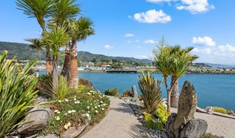108 SEA CLIFF Ter, Brookings, OR 97415