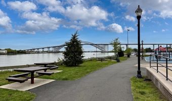 32 KELLY Pkwy, Bayonne, NJ 07002