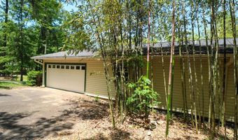 407 Lakeshore Dr, Bainbridge, GA 39819