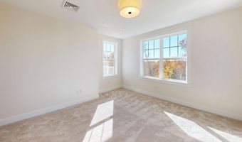 1 Longview Dr 306, Atkinson, NH 03811