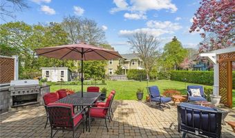 60 Ayrault St, Newport, RI 02840