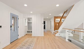 6032 28TH St N, Arlington, VA 22207