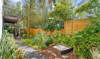 2001 SEMINOLE Rd 2001, Atlantic Beach, FL 32233
