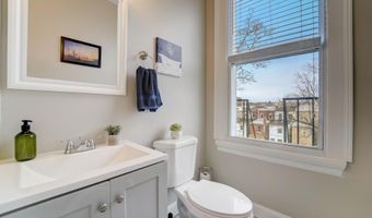1628 CALVERT N, Baltimore, MD 21202