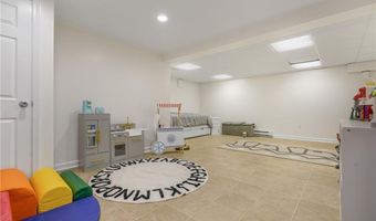 5 Indigo Rd, Barrington, RI 02806