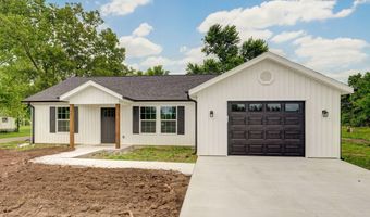 401 E Crescent St, Aurora, MO 65605