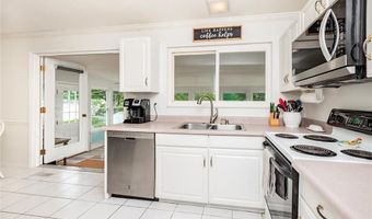 366 Sorrento Dr, Ballwin, MO 63021