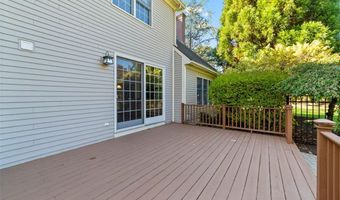 273 Finch Ln, North Kingstown, RI 02874