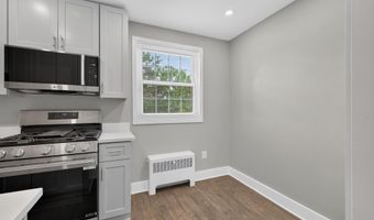 2026 N VERMONT St 301, Arlington, VA 22207
