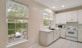 6490 TAYACK Pl, Alexandria, VA 22312