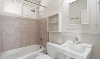 320 W Lanai St, Kahului, HI 96732