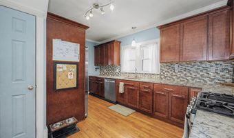19 Pleasant Ave, Amsterdam, NY 12010