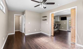 24 Ian River Dr, Asheville, NC 28806