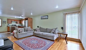 511 W BYRON Ave, Addison, IL 60101