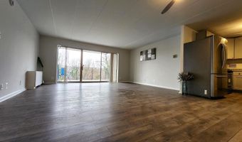 6011 EMERSON St 307, Bladensburg, MD 20710