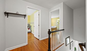 475 Riverside Dr, Cheshire, CT 06410