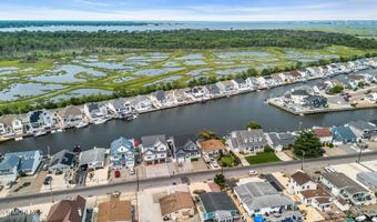 33 Amherst Dr, Bayville, NJ 08721