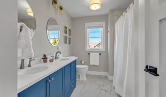 21 Lakeview Rd, Brookfield, CT 06804