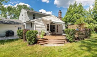 17 Northgate Dr, Albany, NY 12203