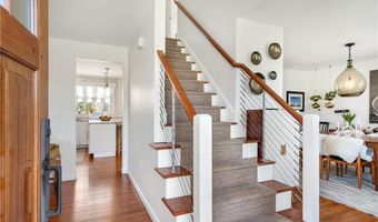 7 Maloney Ln, Middletown, RI 02842