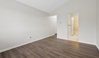 4 Ray Ct, Bedminster, NJ 07921