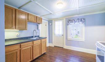 86 High St, Belfast, ME 04915