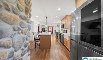 3146 Club Dr, Allentown, PA 18103