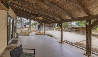 10863 La Vernia, Adkins, TX 78101