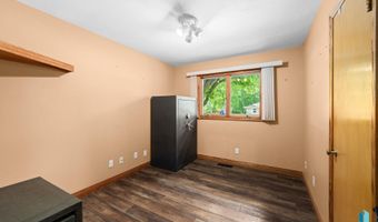 201 S 5th Ave, Brandon, SD 57005