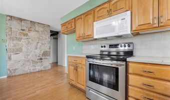 3 Newfield Ct, Ballwin, MO 63011