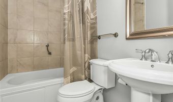 55 Harbor N, Amityville, NY 11701